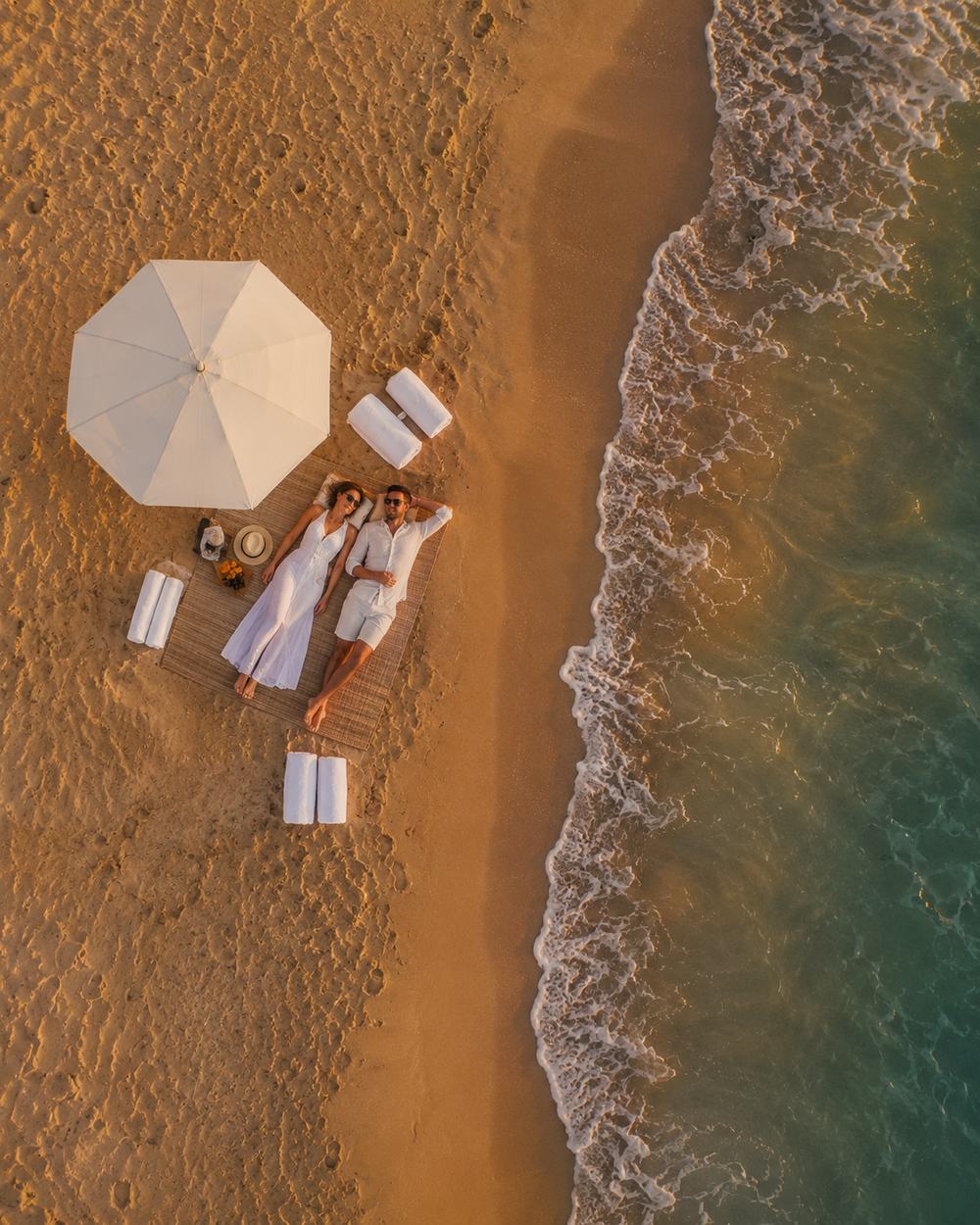 Beachfront dining at Clove Beach Wadduwa